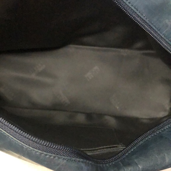 STUART WEITZMAN dark emerald green soft leather shoulder handbag. - Picture 15 of 16